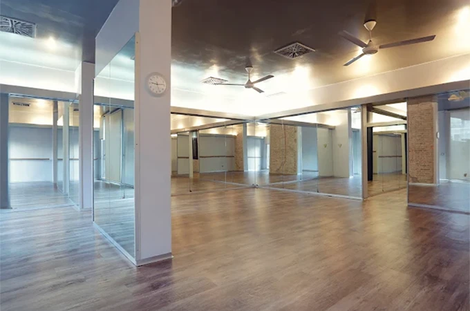 Bikram Yoga Barcelona - Gimnasio en Eixample, Barcelona