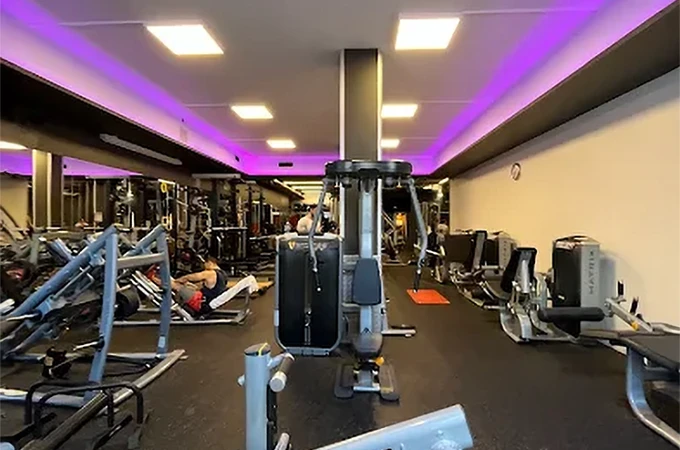 COSMOFIT - Gimnasio en Eixample, Barcelona