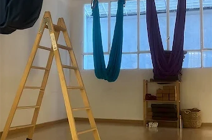 Del Revés Yoga y Circo - Gimnasio en Eixample, Barcelona Del Revés Yoga y Circo - Gimnasio en Eixample, Barcelona