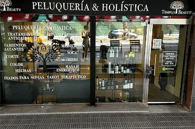 Más allá del asana - Gimnasio en Horta-Guinardó, Barcelona Más allá del asana - Gimnasio en Horta-Guinardó, Barcelona