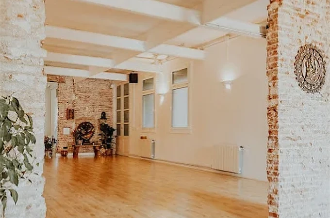 Yoga Studio Barcelona - Gimnasio en Eixample, Barcelona Yoga Studio Barcelona - Gimnasio en Eixample, Barcelona